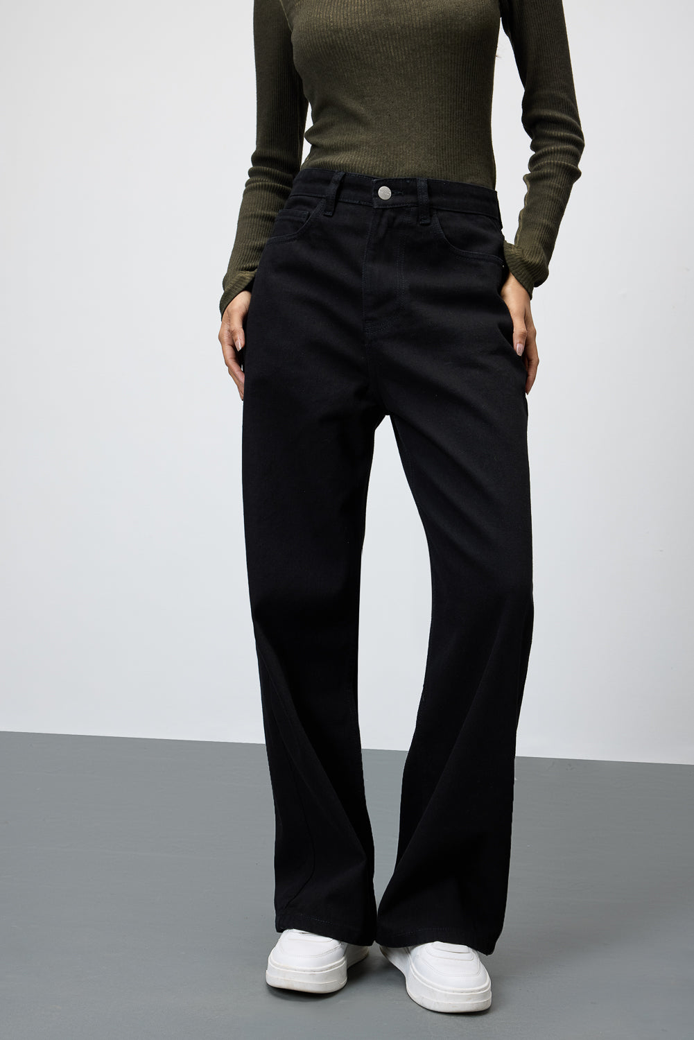 Onyx Cropped Women's Wide Jeans