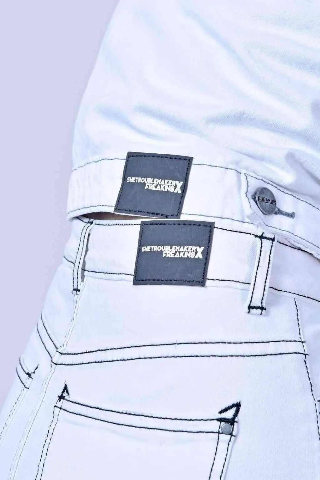 Stm White-Black Contrast Stitch Denim Skirt